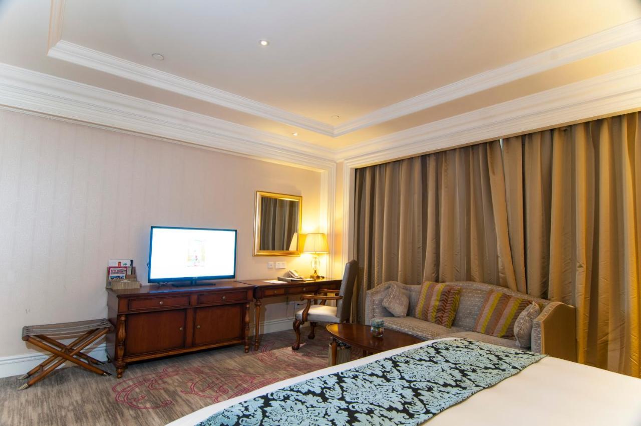 Royal Grace Hotel Optics Valley Wuhan Exterior photo