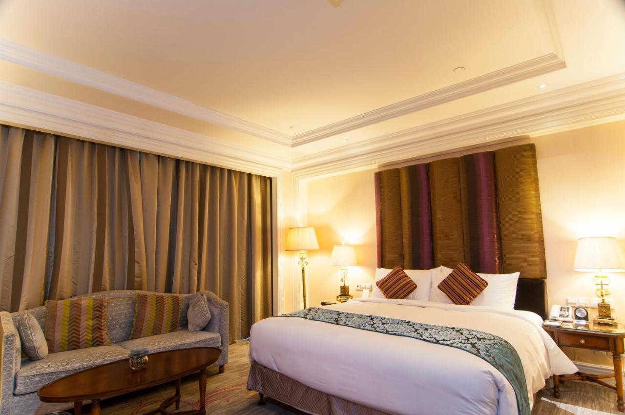 Royal Grace Hotel Optics Valley Wuhan Exterior photo